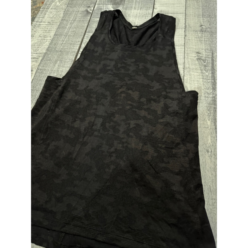 Lululemon Size 8 Run for Days Running Black Camo Tank